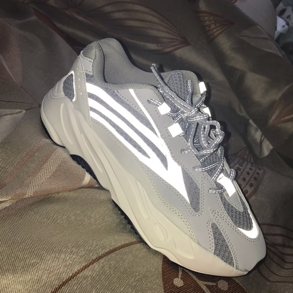 dhgate yeezy 700 reddit